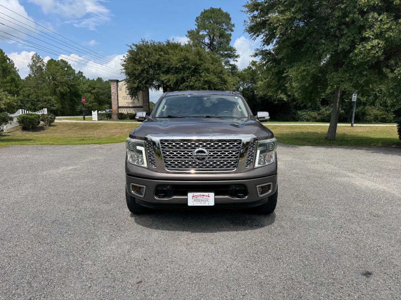 Used 2017 Nissan Titan Platinum Reserve AWD/4WD image 27