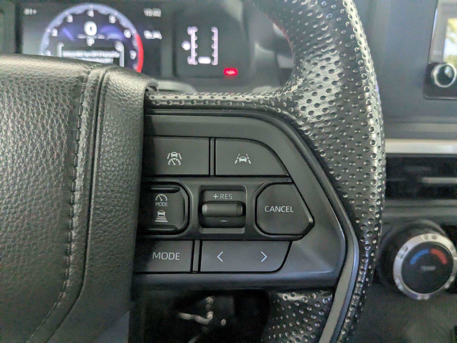 Used 2025 Toyota Tacoma SR AWD/4WD image 18