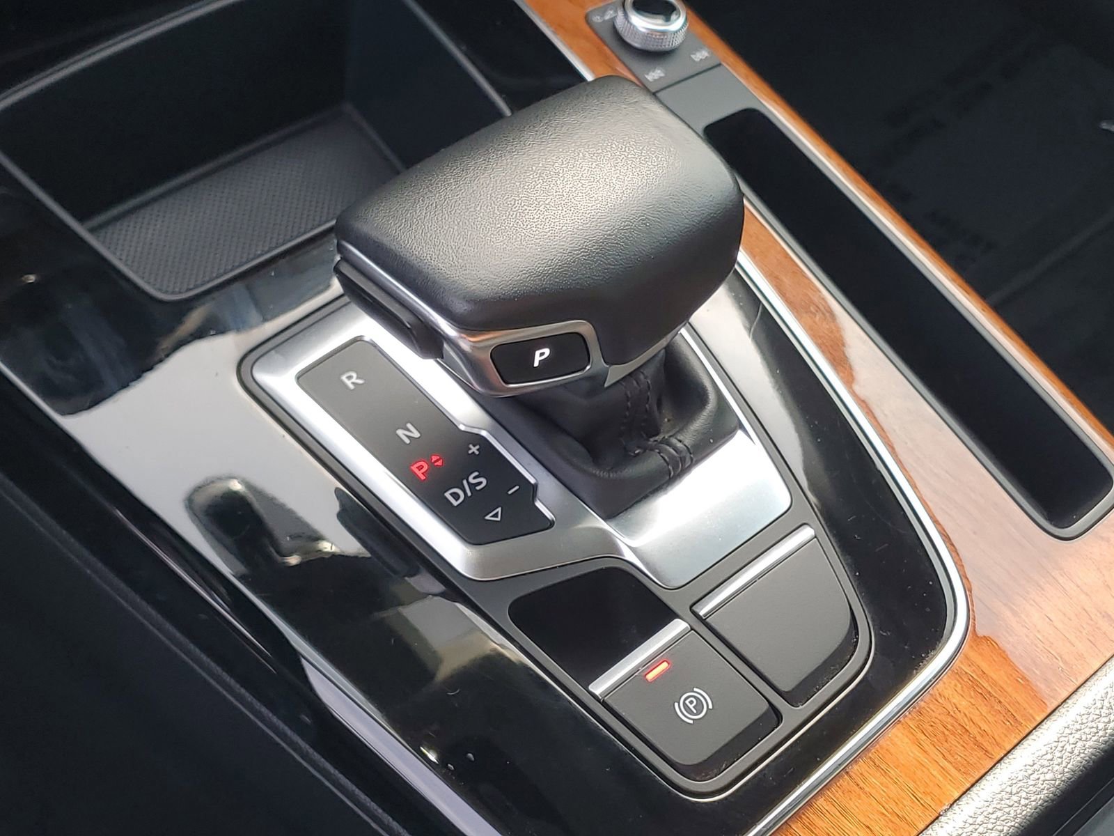 Used 2023 Audi Q5 2.0T Premium w/ Convenience Package image 32