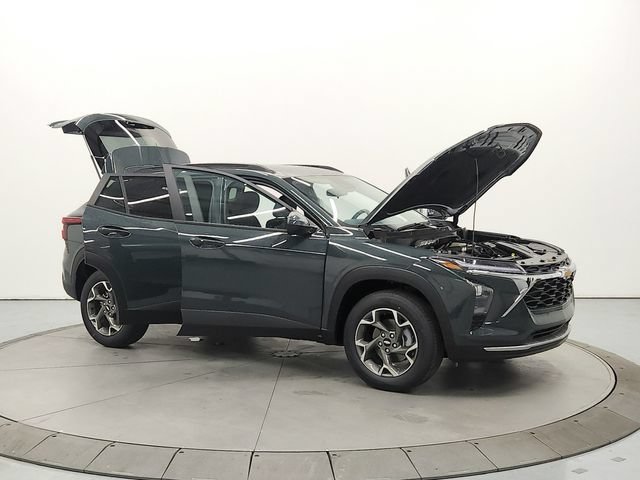 New 2026 Chevrolet Trax LT w/ LT Convenience Package FWD image 9