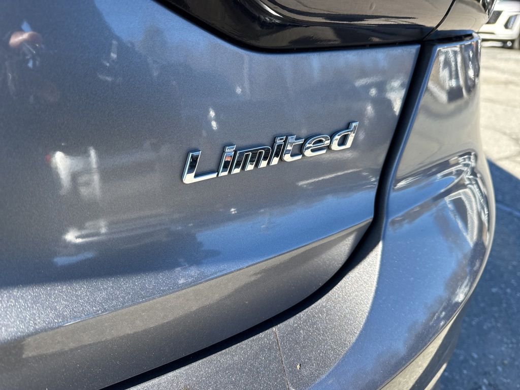 Used 2017 Hyundai Elantra Limited w/ Limited Tech Package 04 image 30