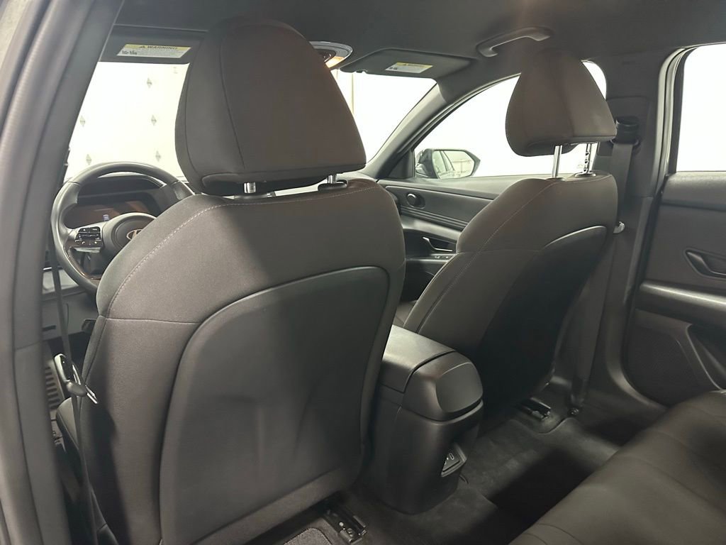 Used 2025 Hyundai Elantra Sport image 44