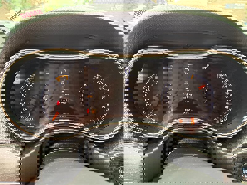 Used 2014 Jeep Grand Cherokee Limited image 18