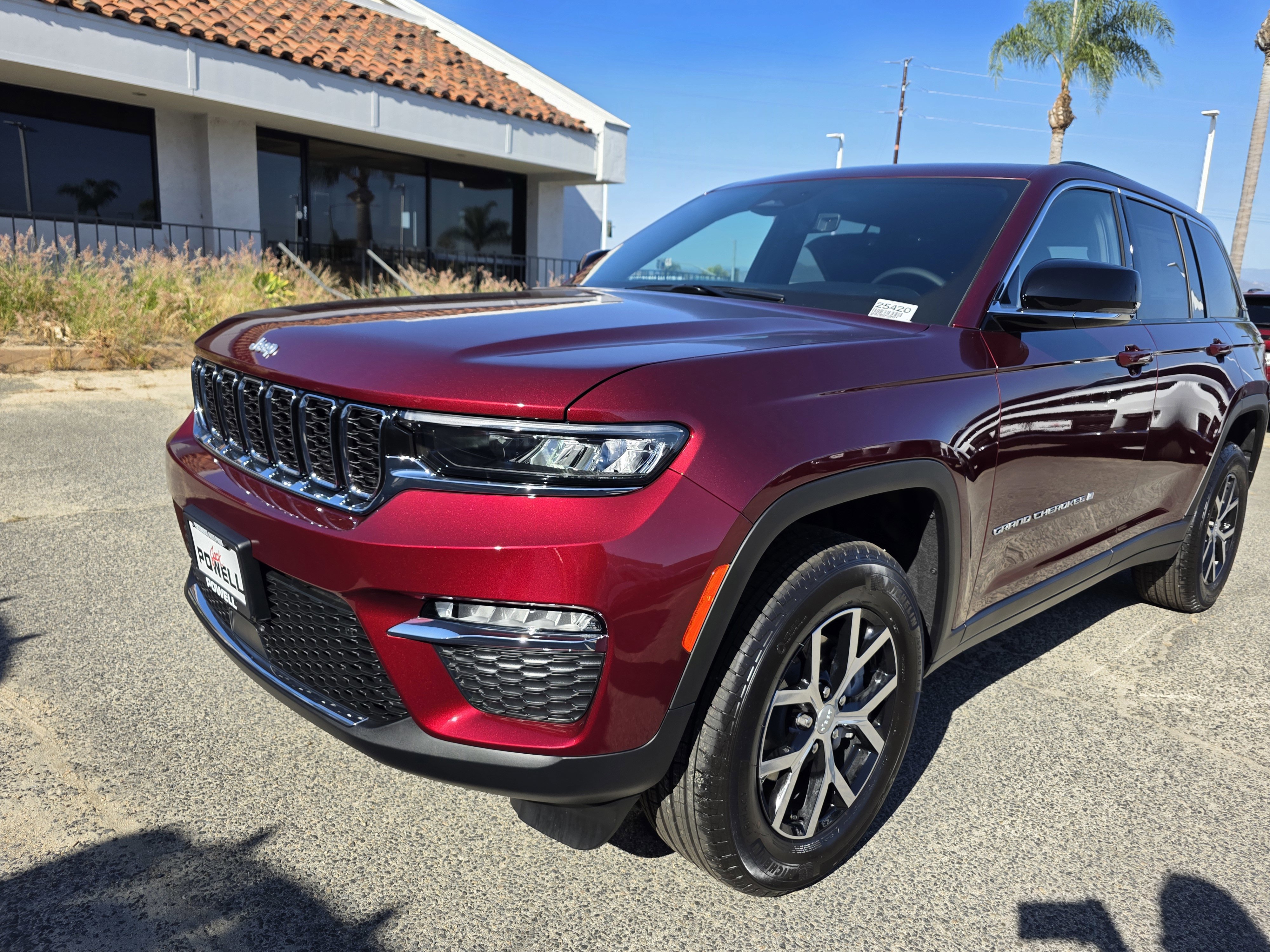 New 2025 Jeep Grand Cherokee Limited image 8