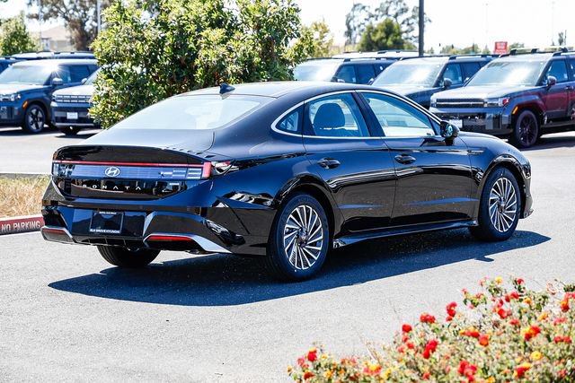 New 2026 Hyundai Sonata Limited FWD image 5