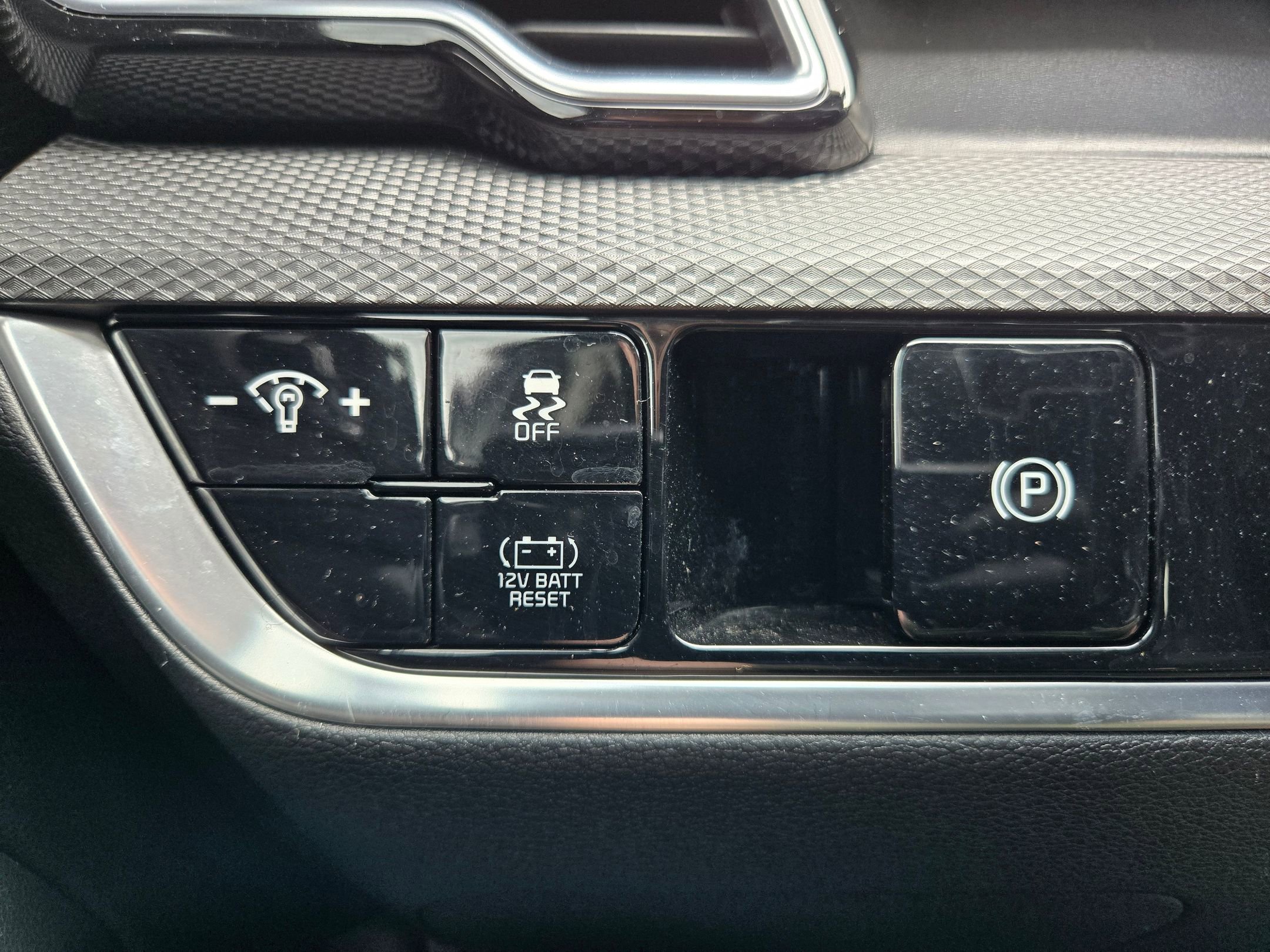 Used 2023 Kia Sportage LX image 25