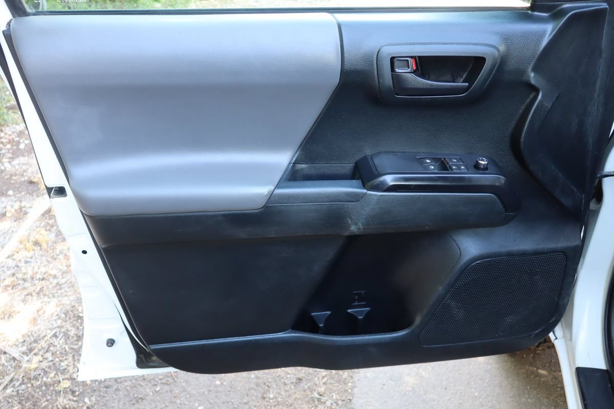 Used 2016 Toyota Tacoma SR AWD/4WD image 24