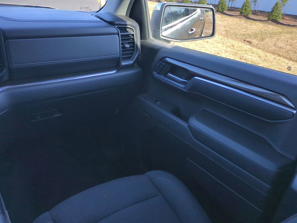 Used 2023 Chevrolet Silverado 1500 LT image 16