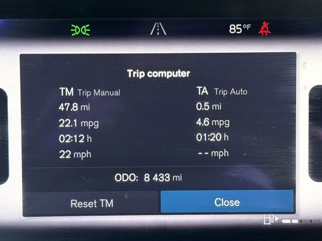 Used 2023 Volvo XC40 B5 Plus w/ Driver Assist Package AWD/4WD image 12