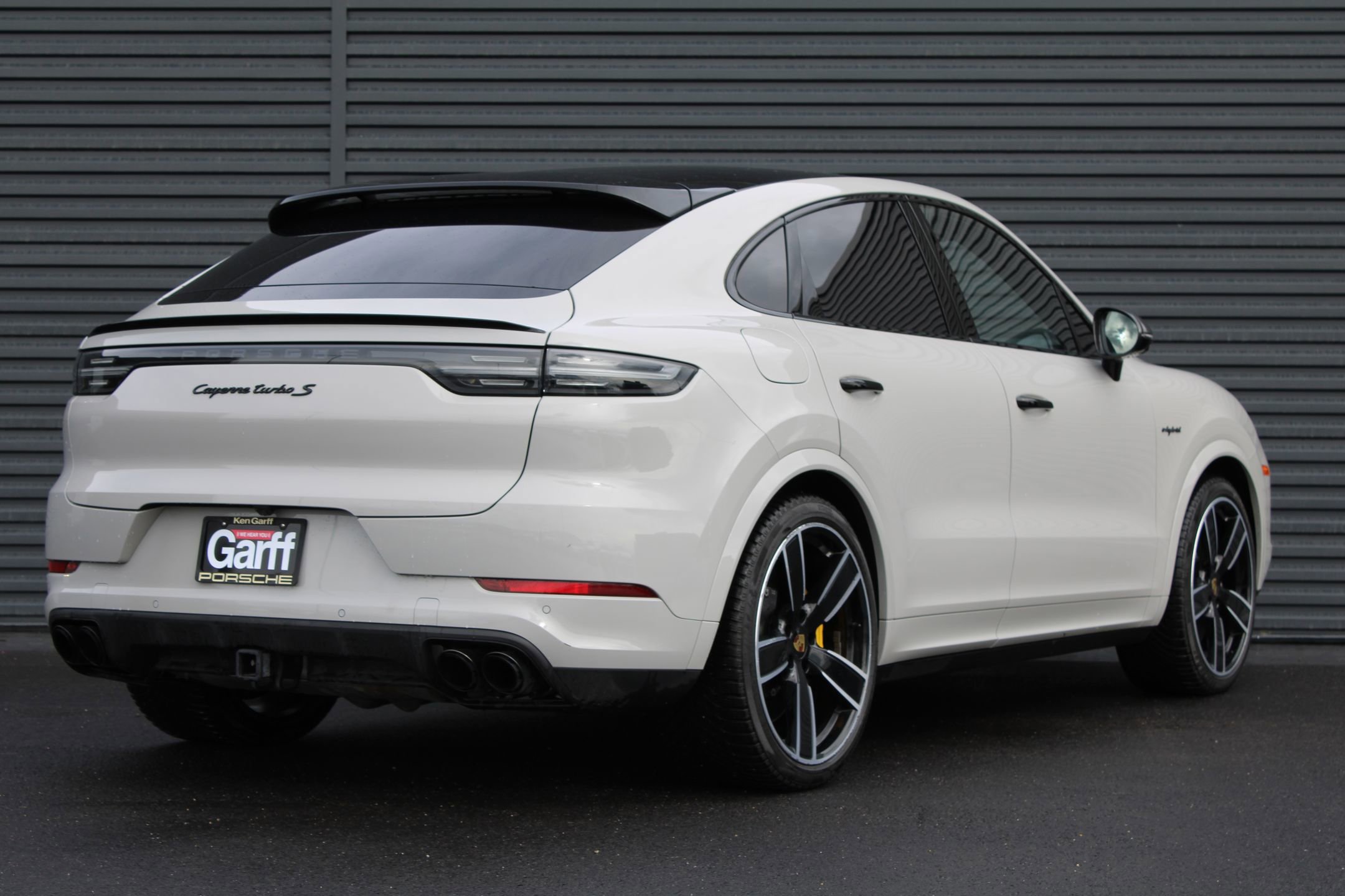 Used 2023 Porsche Cayenne Turbo S image 9