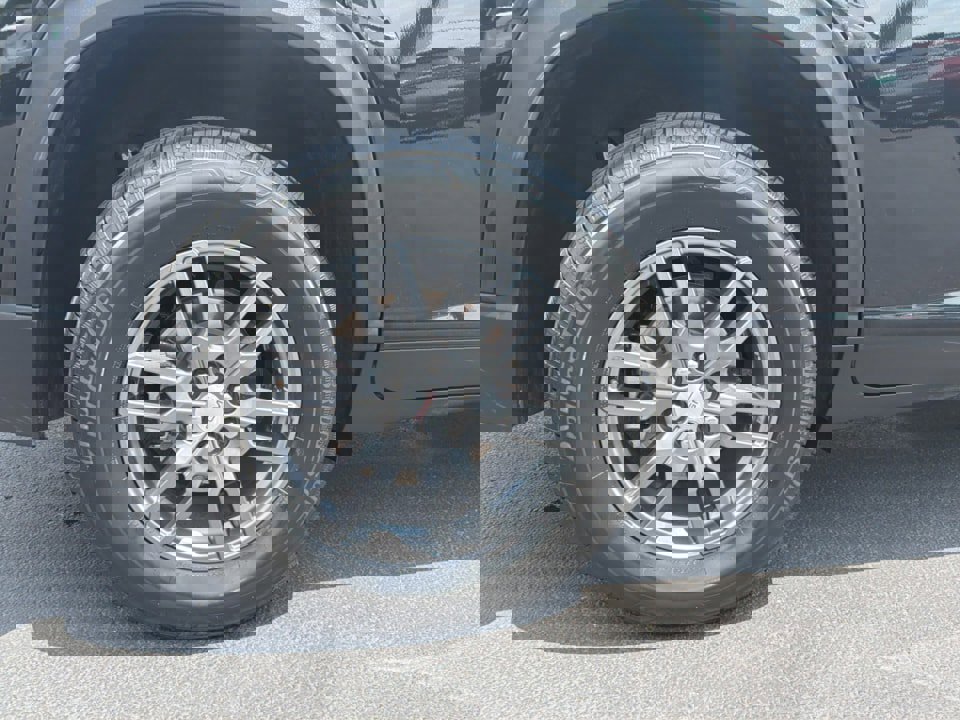 Used 2025 GMC Acadia Elevation FWD image 4