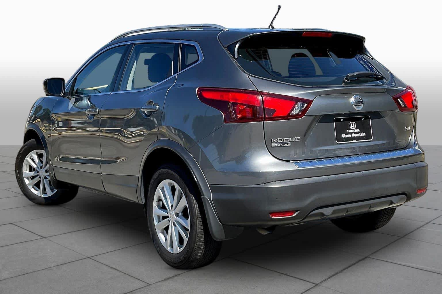 Used 2018 Nissan Rogue Sport SV w/ SV Technology Package FWD image 12