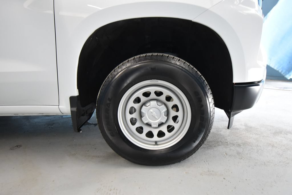 Used 2025 Chevrolet Silverado 1500 W/T w/ Trailering Package AWD/4WD image 34
