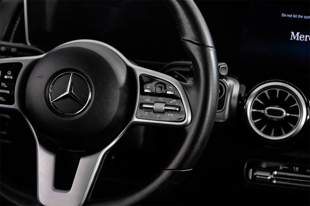 Used 2020 Mercedes-Benz GLB 250 w/ Premium Package image 17