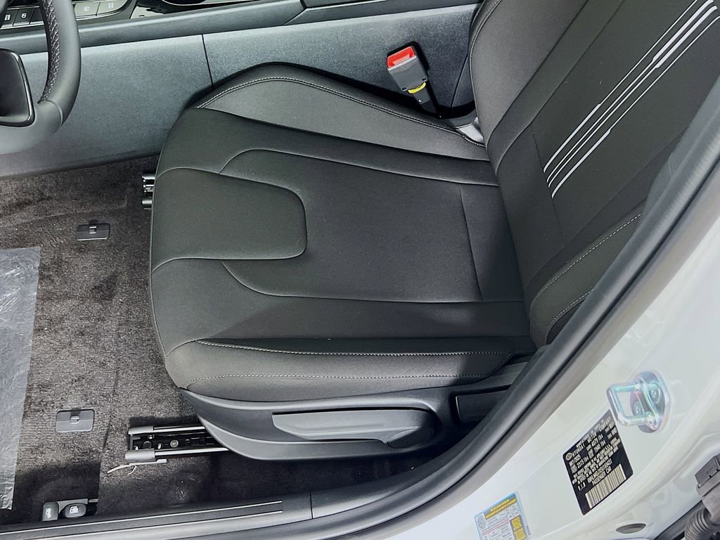 New 2025 Hyundai Elantra SEL image 17