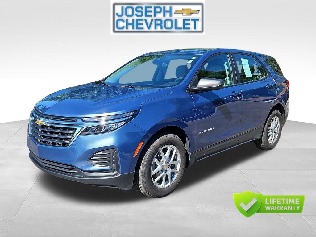 Used 2024 Chevrolet Equinox LS w/ Driver Confidence II Package FWD image 2