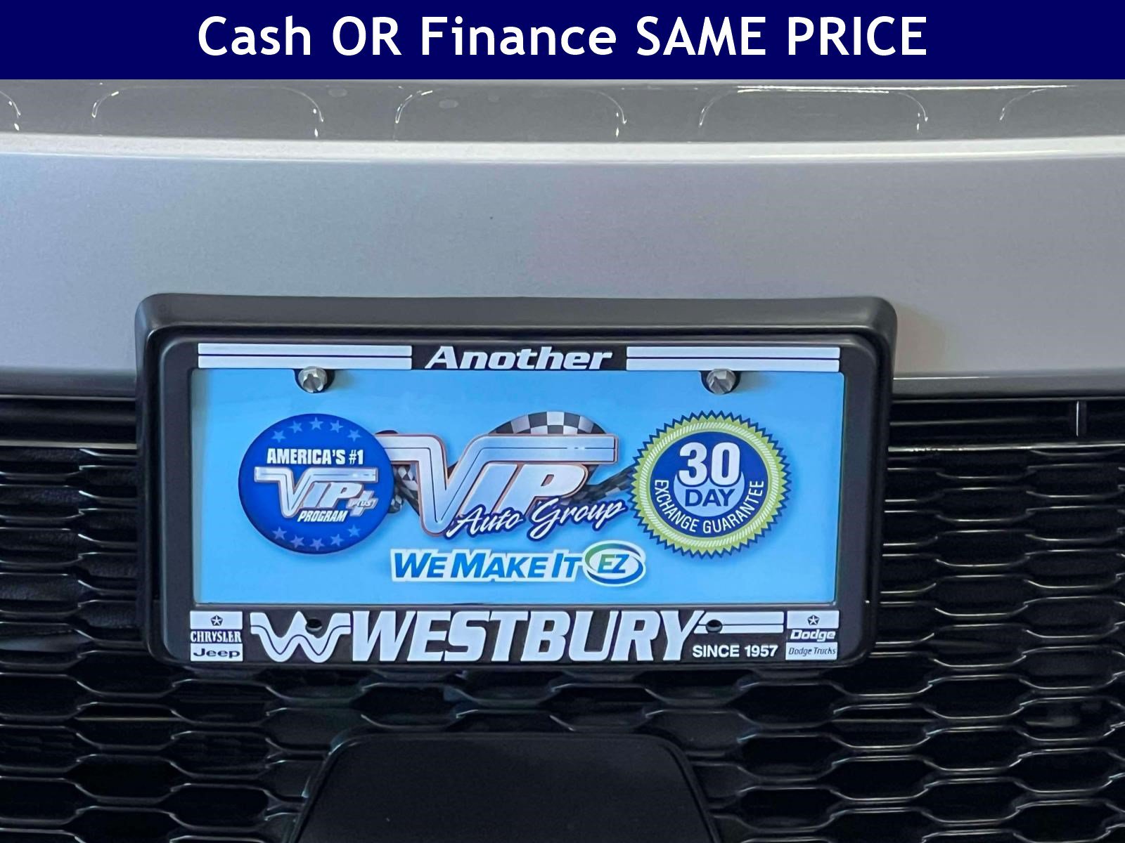 Used 2025 Jeep Grand Cherokee Laredo X w/ Luxury Tech Group I AWD/4WD image 15