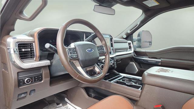 Used 2025 Ford F250 King Ranch w/ FX4 Off-Road Package image 32
