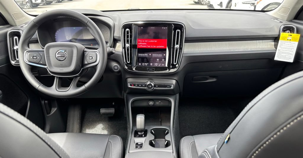 New 2026 Volvo XC40 B5 Core w/ Protection Package Premier AWD/4WD image 10