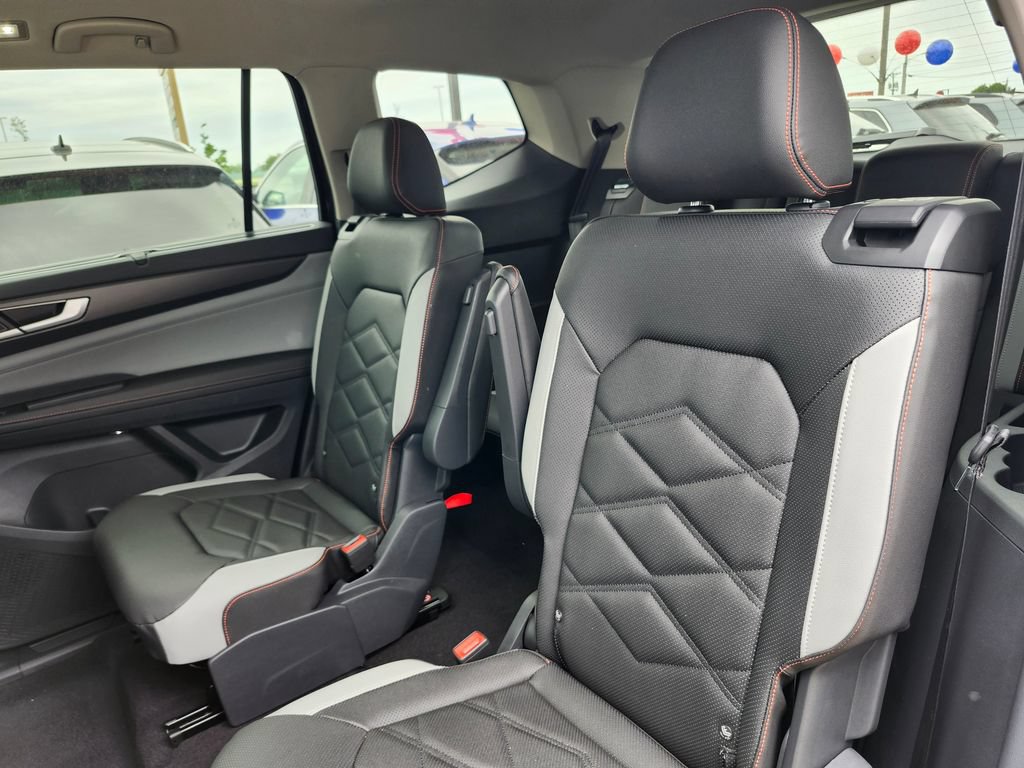 New 2026 Volkswagen Atlas Peak Edition AWD/4WD image 11