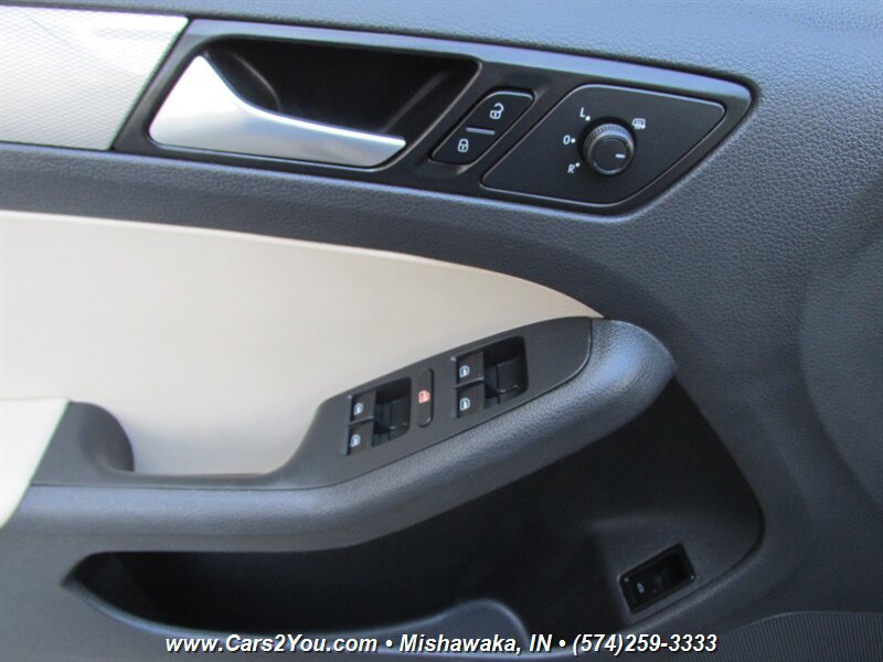 Used 2017 Volkswagen Jetta SE FWD image 10
