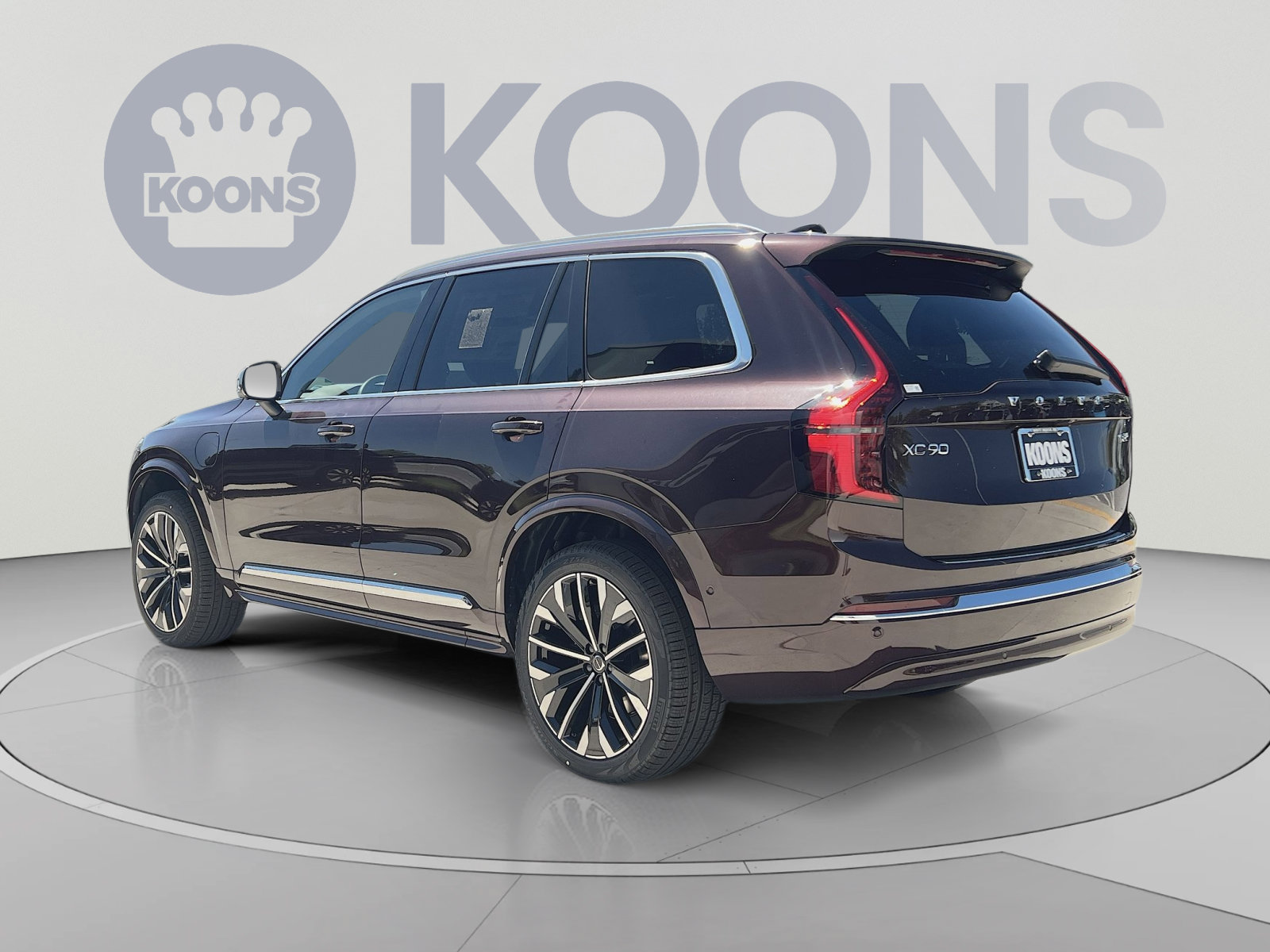 New 2026 Volvo XC90 T8 Plus w/ Protection Package Premier AWD/4WD image 4