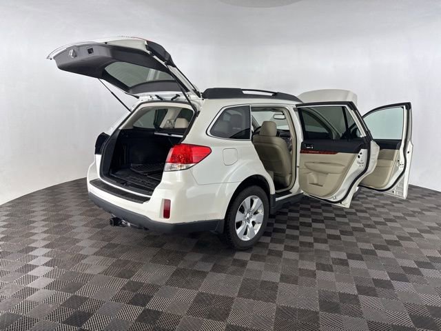 Used 2011 Subaru Outback 2.5i Limited image 16