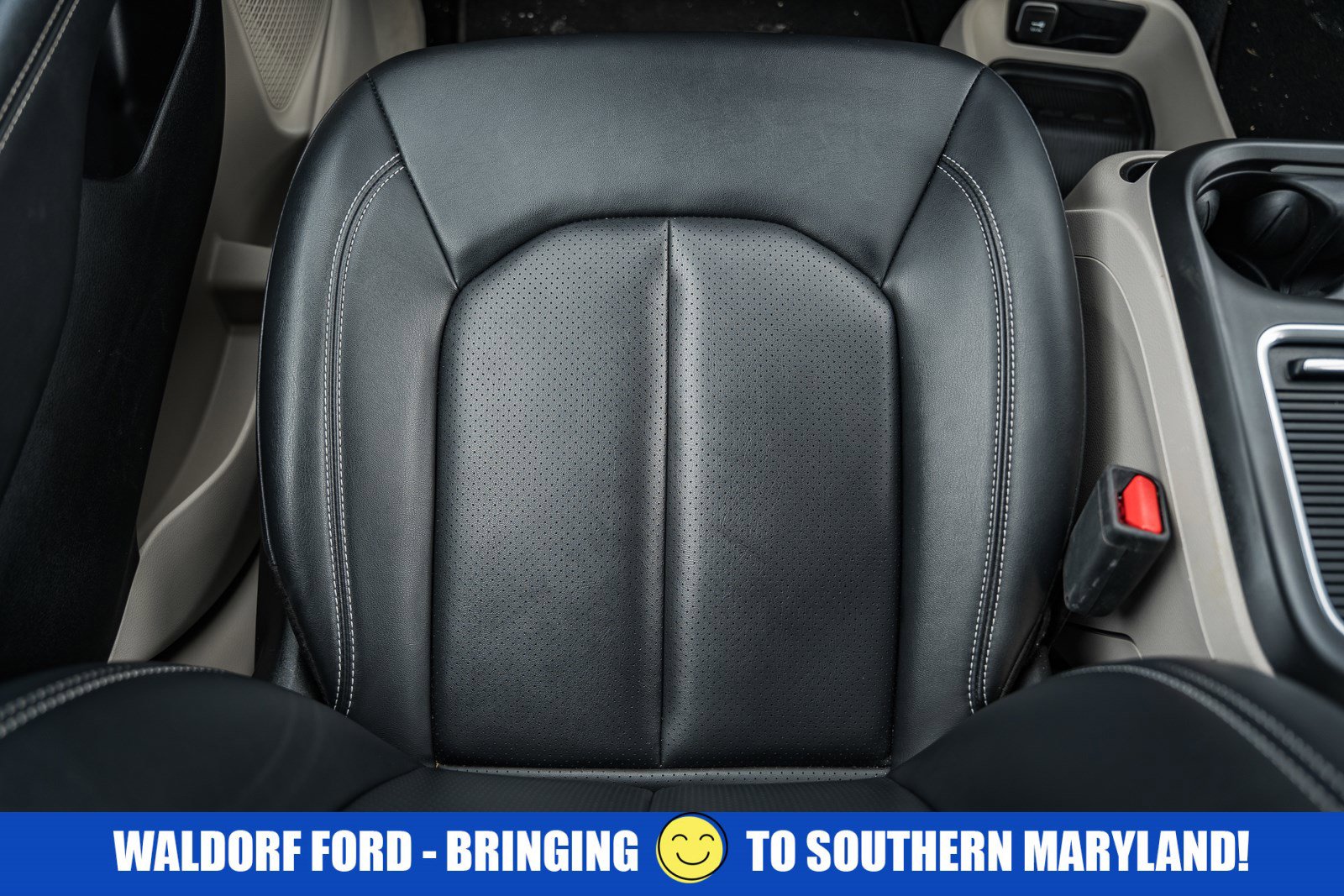 Used 2024 Chrysler Pacifica Touring-L image 32