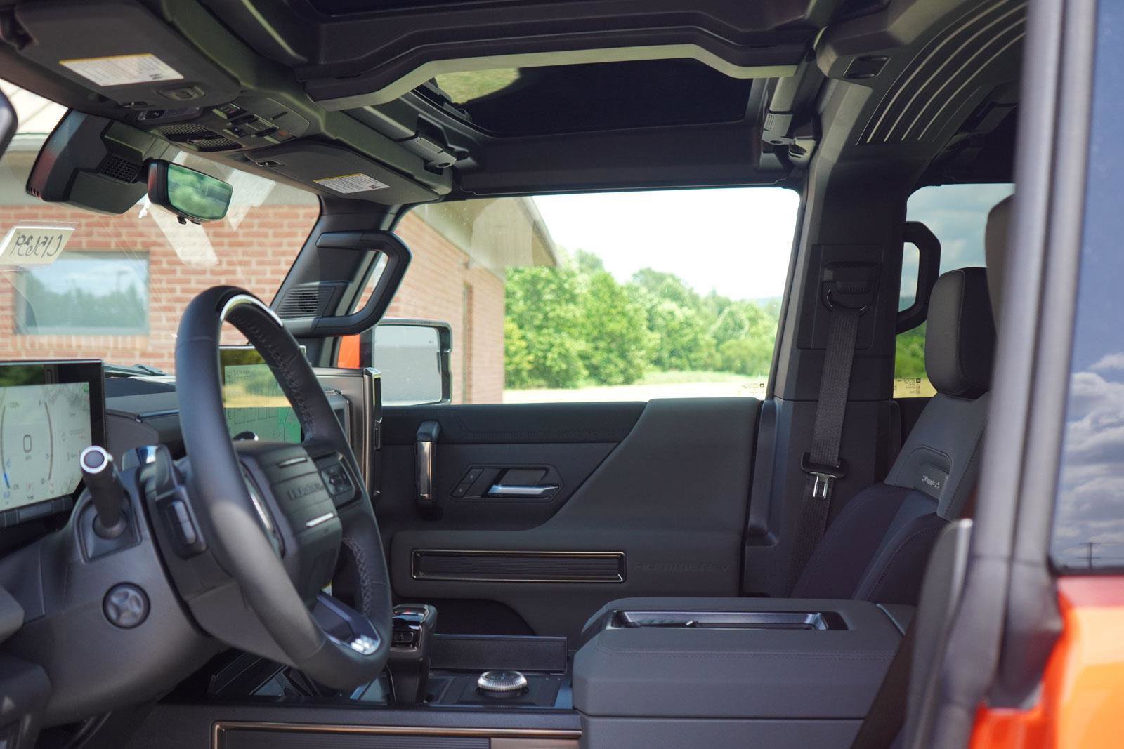 New 2025 GMC Hummer EV 2X w/ LPO, Dark Essentials Package image 28