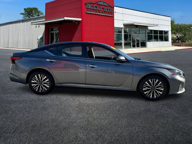 Used 2023 Nissan Altima 2.5 SV image 6