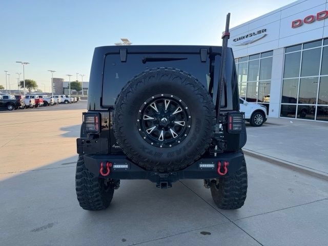 Used 2015 Jeep Wrangler Unlimited Rubicon w/ Connectivity Group AWD/4WD image 6