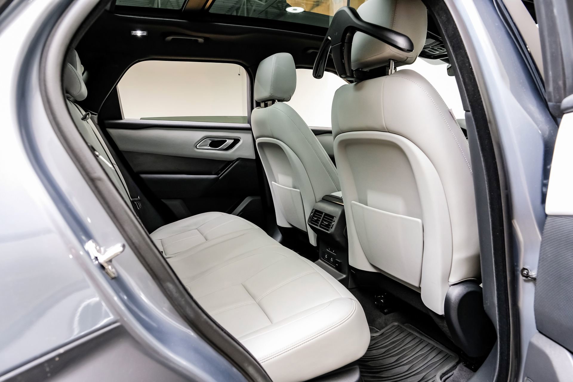 Used 2024 Land Rover Range Rover Velar Dynamic SE image 39