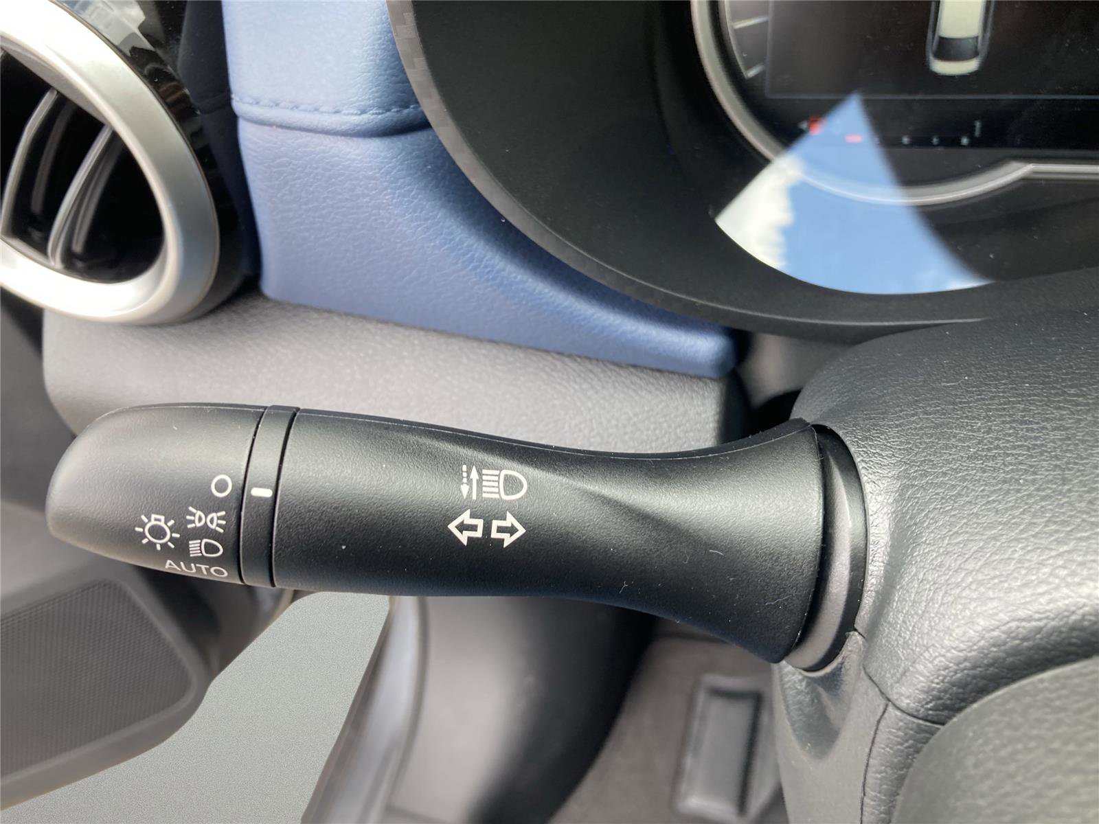 New 2025 Nissan Versa SV image 25