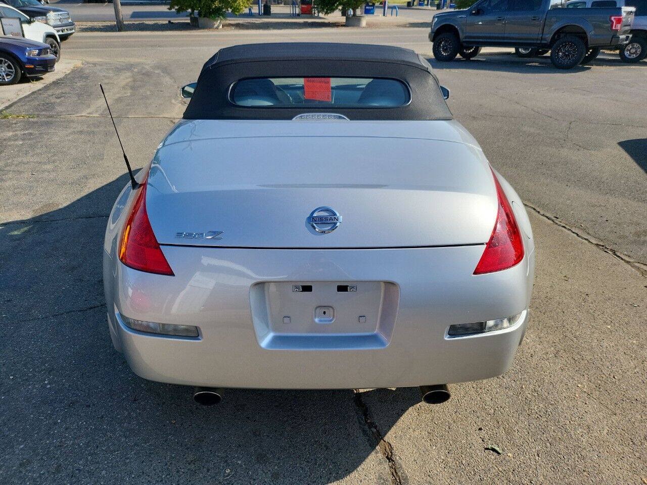 Used 2006 Nissan 350Z Enthusiast w/ (S02) Side Air Bags Pkg RWD image 7
