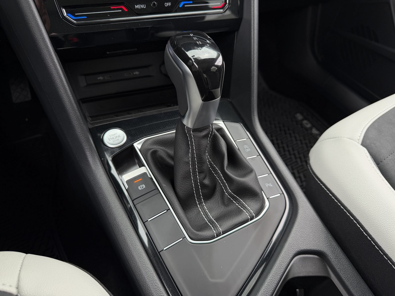 New 2026 Volkswagen Taos SE FWD image 20
