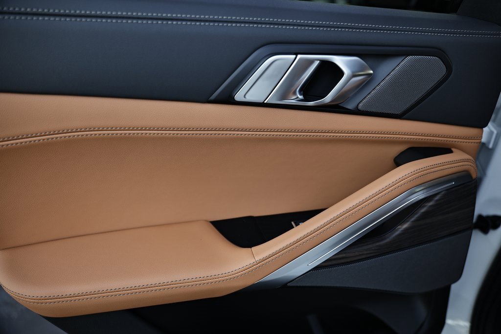 New 2026 BMW X6 xDrive40i w/ Climate Comfort Package image 23