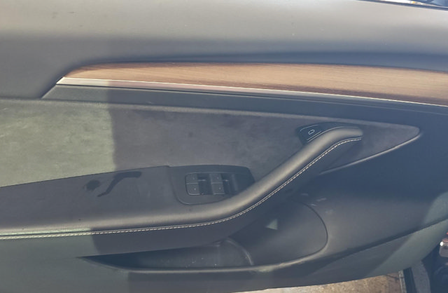 Used 2023 Tesla Model 3 Standard Range RWD image 10