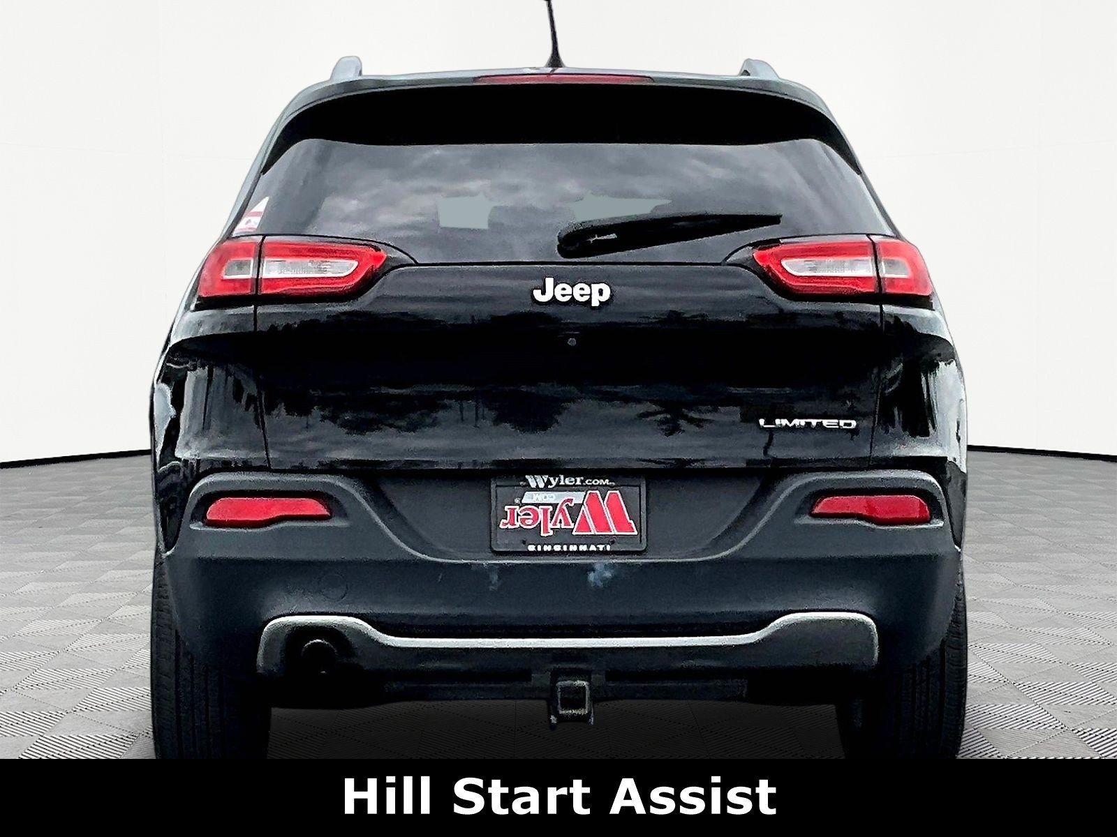 Used 2017 Jeep Cherokee Limited FWD image 5