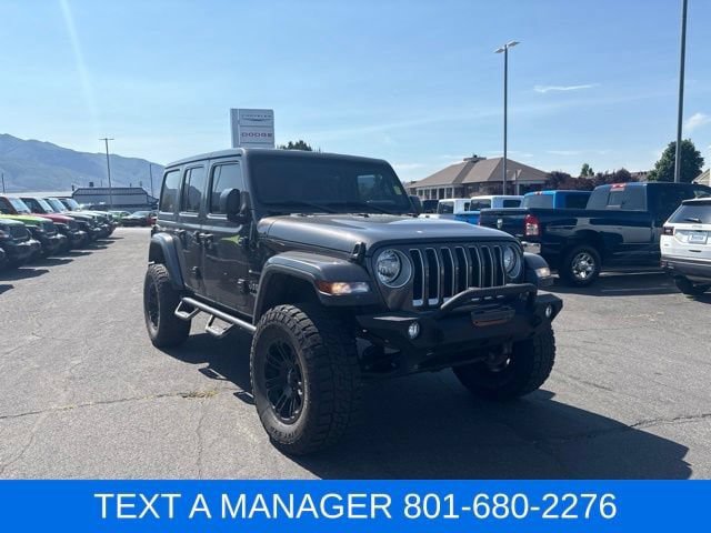 Used 2018 Jeep Wrangler Unlimited Sahara w/ Cold Weather Group AWD/4WD image 4