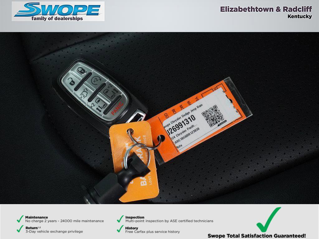 Certified 2024 Chrysler Pacifica Touring-L image 30
