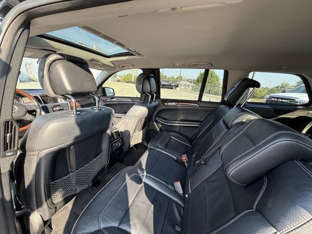 Used 2013 Mercedes-Benz GL 550 4MATIC image 24