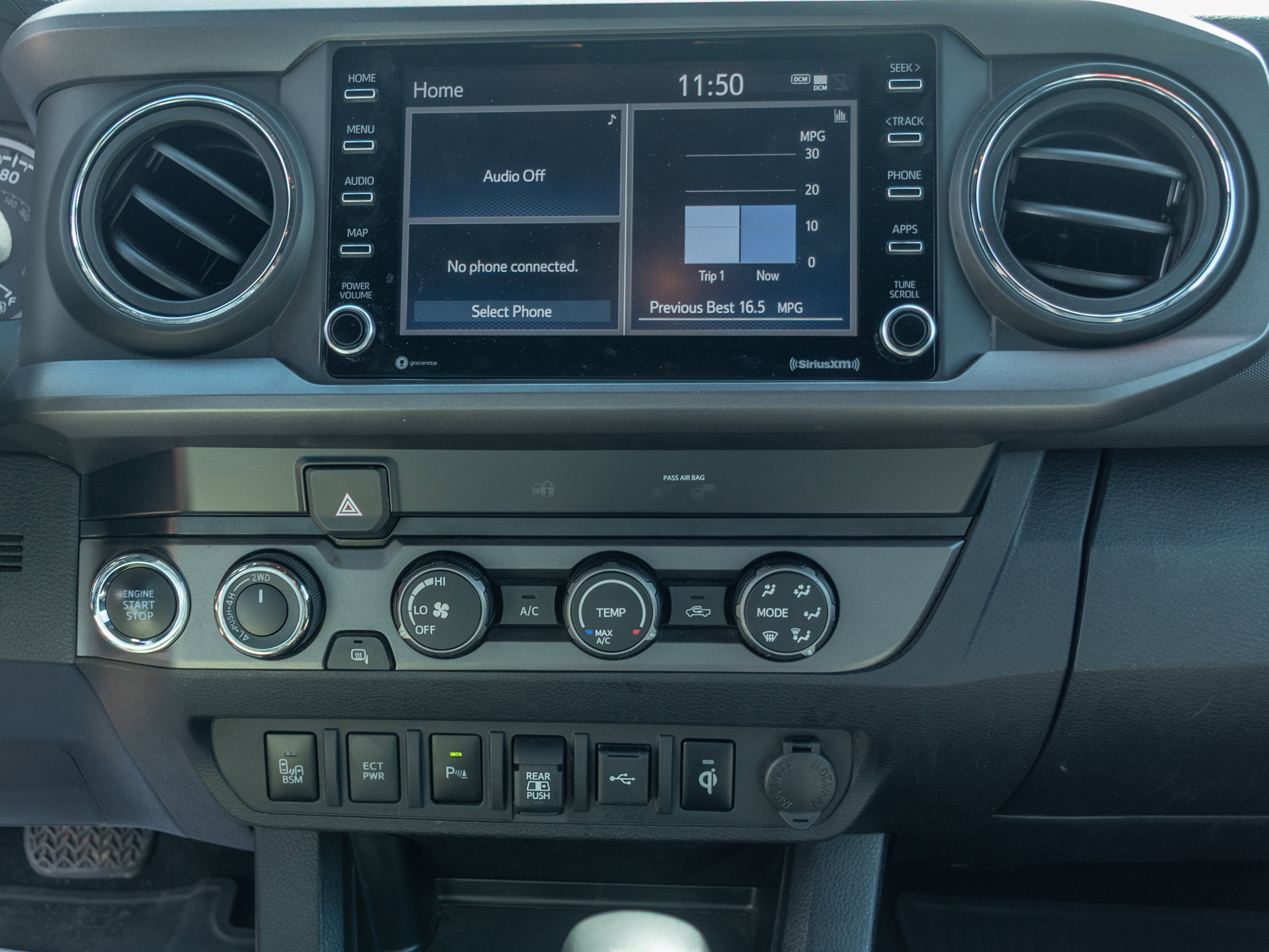 Used 2020 Toyota Tacoma TRD Sport w/ Technology Package image 13