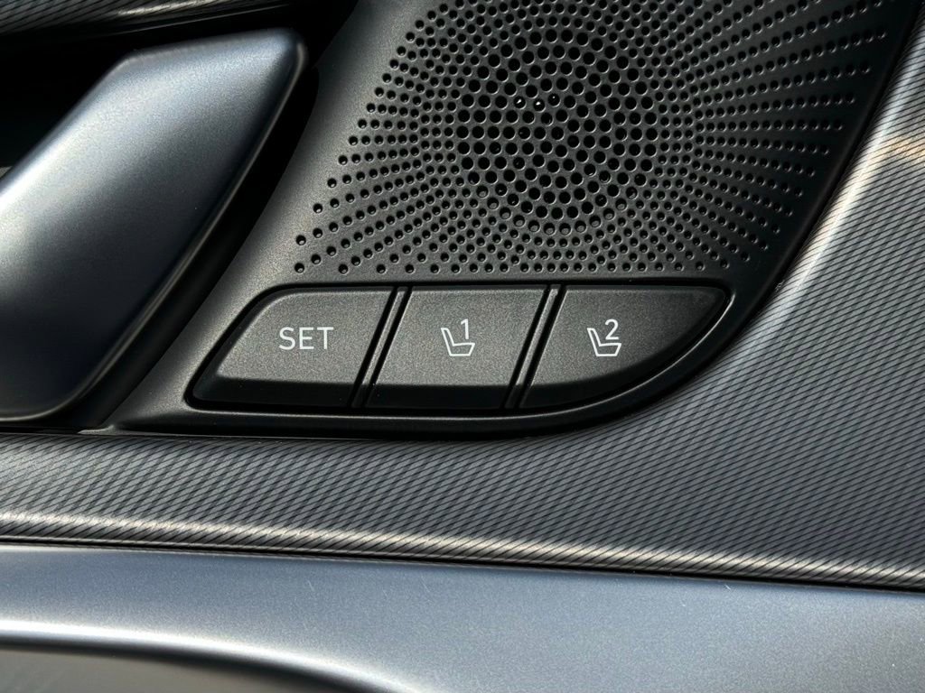 Used 2025 Genesis G70 3.3T Advanced w/ Sport Prestige Package image 26