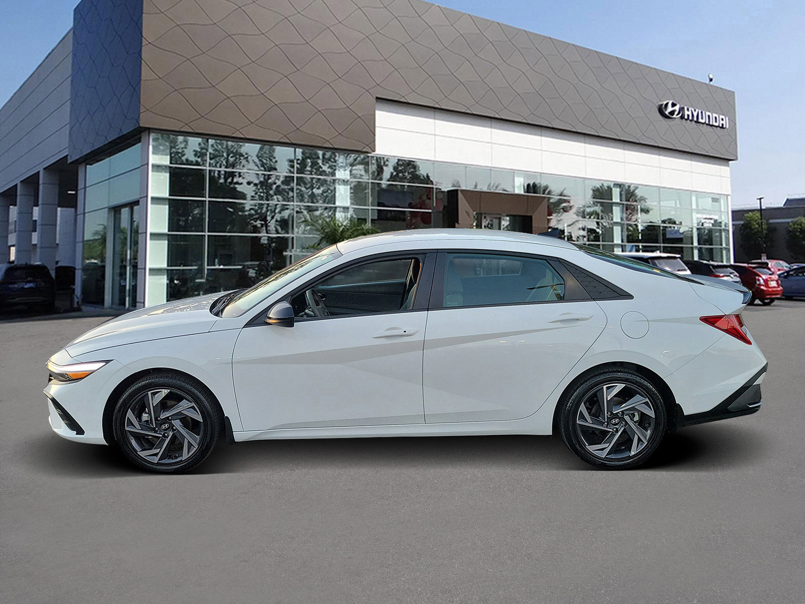 Certified 2025 Hyundai Elantra SEL image 3