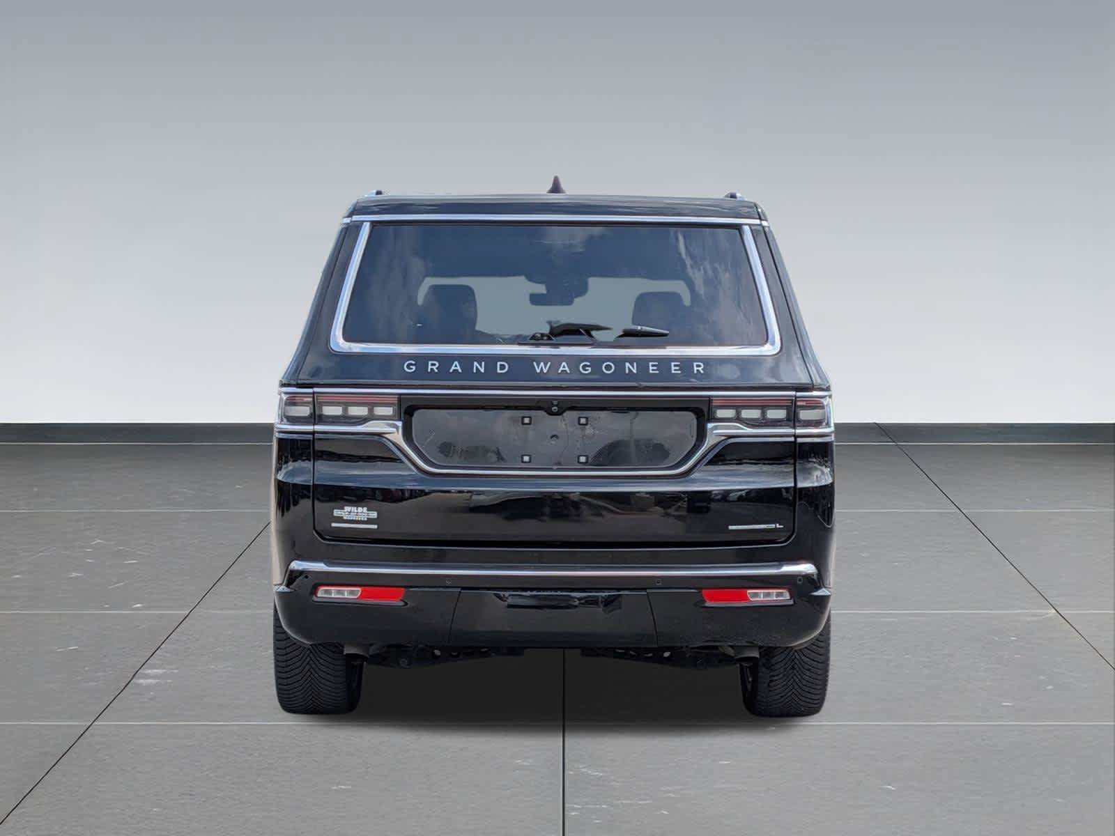Certified 2023 Jeep Grand Wagoneer L Series III w/ HD Trailer Tow Package AWD/4WD image 5