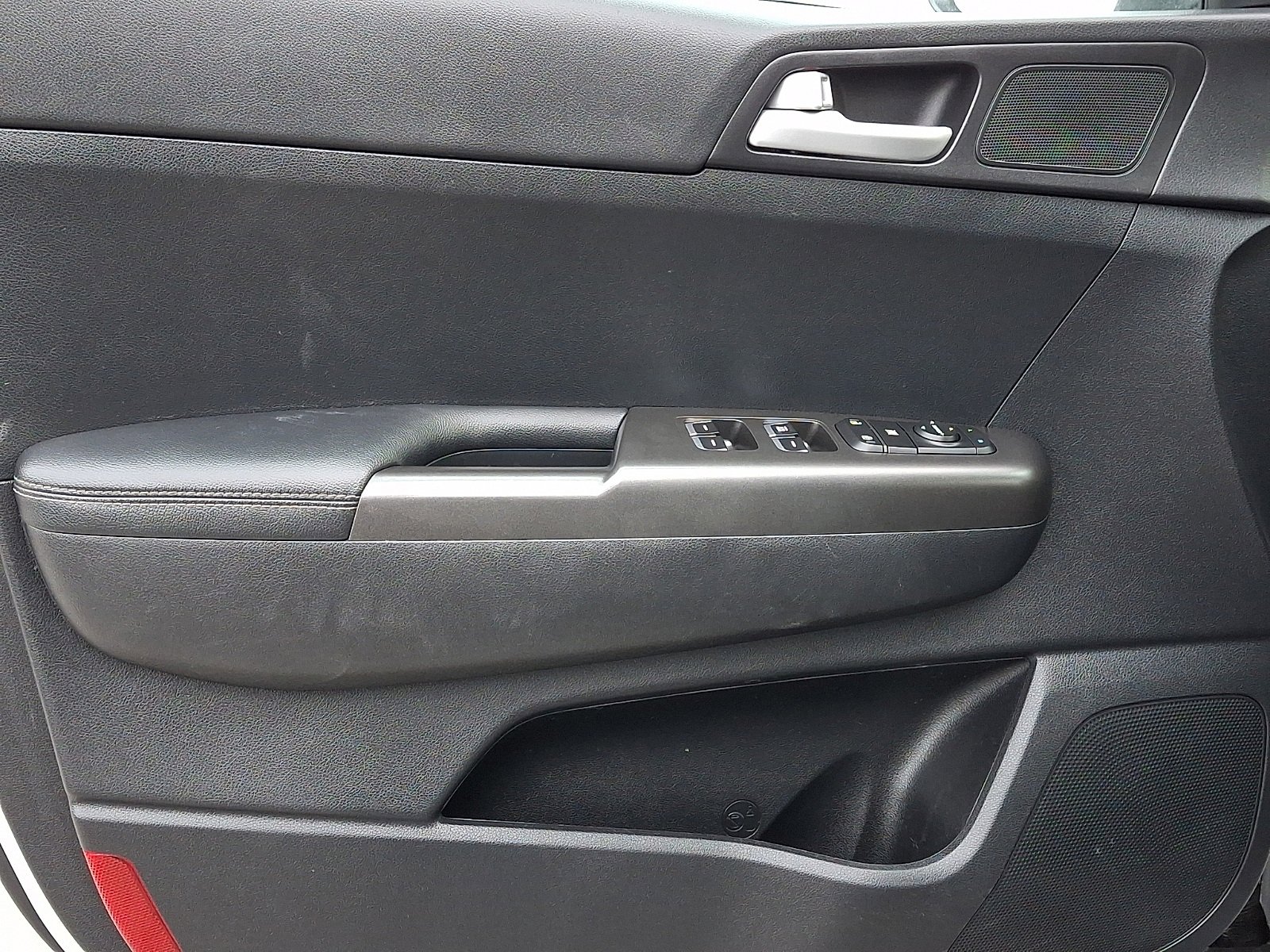 Used 2021 Kia Sportage LX image 12