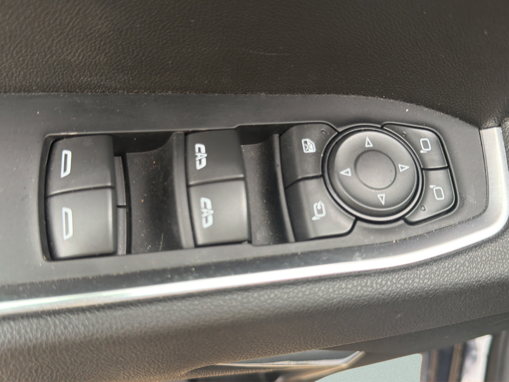 Used 2025 GMC Sierra 1500 SLT AWD/4WD image 19