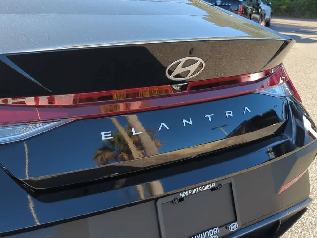 New 2026 Hyundai Elantra SE FWD image 13