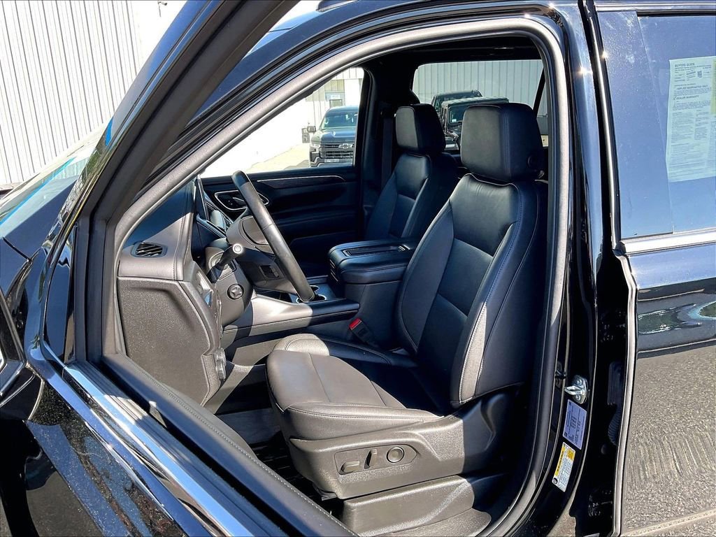 Used 2024 Chevrolet Suburban LT w/ LT Signature Package AWD/4WD image 10