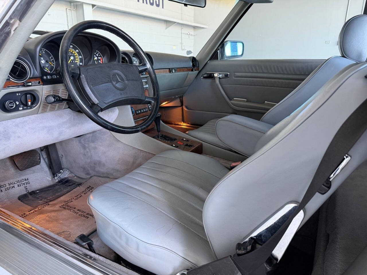 Used 1987 Mercedes-Benz 560 SL image 15